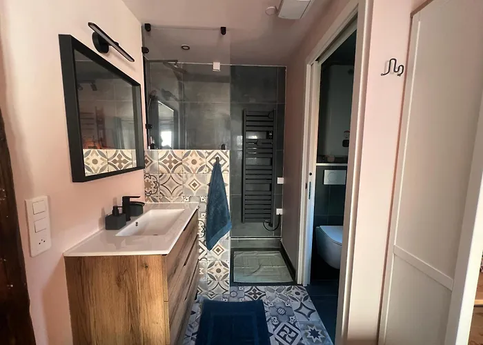 Cozy In Old Town 4th Floor Without Lift - Near Parking * مينتون