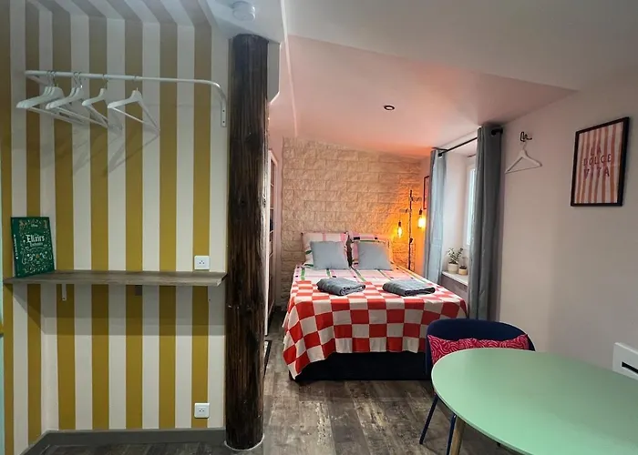 Cozy In Old Town 4th Floor Without Lift - Near Parking شقة مينتون